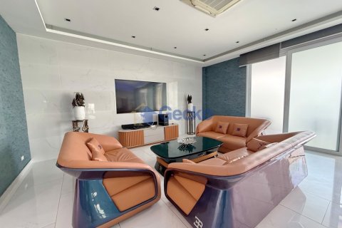 House in Pattaya, Thailand 10 bedrooms № 196121 - photo 9
