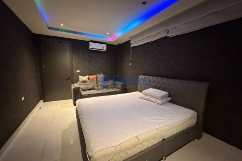 House in Pattaya, Thailand 10 bedrooms № 196121 - photo 20