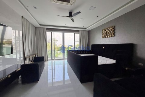House in Pattaya, Thailand 10 bedrooms № 196121 - photo 18