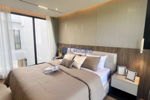 House in Pattaya, Thailand 4 bedrooms № 196123 - photo 24