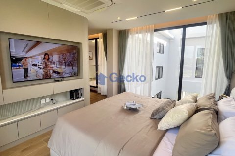 House in Pattaya, Thailand 4 bedrooms № 196123 - photo 25