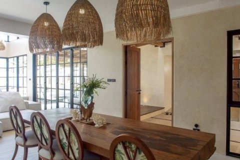 Villa in Hua Hin, Thailand 5 bedrooms № 160984 - photo 6