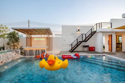 Villa in Hua Hin, Thailand 4 bedrooms № 160983 - photo 3