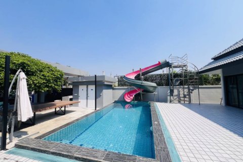 Villa in Hua Hin, Thailand 4 bedrooms № 160985 - photo 4