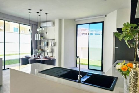 Вилла в Кату, Таиланд с 4 спальнями  № 116763 - фото 7