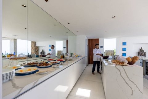 Villa in Surat Thani, Thailand 5 bedrooms № 116765 - photo 10