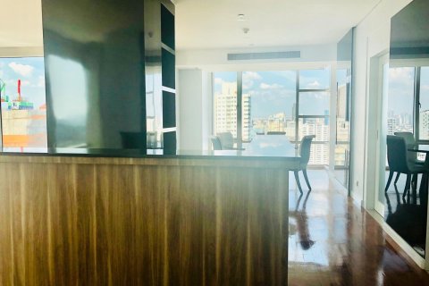 Condo in Bangkok, Thailand, 3 bedrooms  № 143868 - photo 7