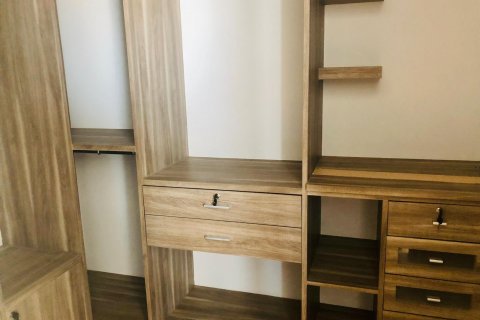 Condo in Bangkok, Thailand, 3 bedrooms  № 143868 - photo 20