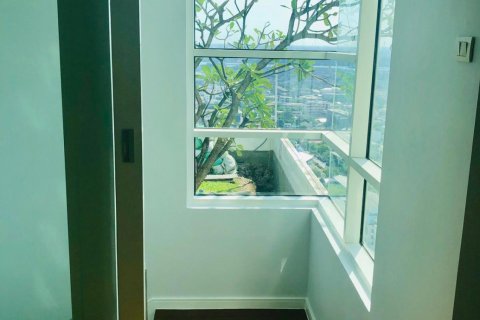 Condo in Bangkok, Thailand, 3 bedrooms  № 143868 - photo 13