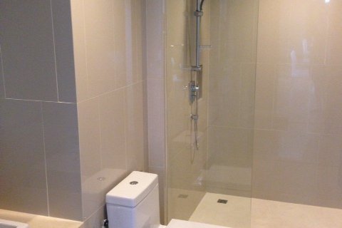 Кондоминиум с 2 спальнями в Бангкоке, Таиланд № 143865 - фото 9