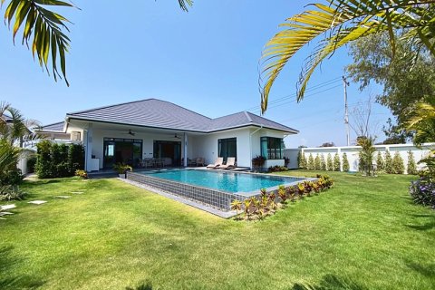 Villa in Hua Hin, Thailand 3 bedrooms № 168264