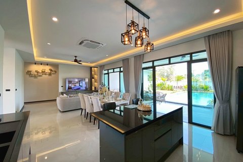 Villa in Hua Hin, Thailand 3 bedrooms № 168264 - photo 12