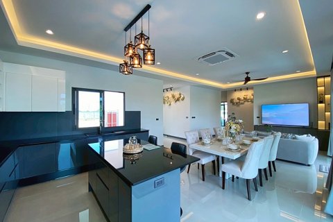 Villa in Hua Hin, Thailand 3 bedrooms № 168264 - photo 15