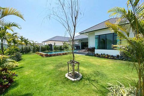 Villa in Hua Hin, Thailand 3 bedrooms № 168264 - photo 2
