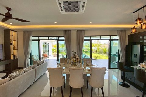 Villa in Hua Hin, Thailand 3 bedrooms № 168264 - photo 11