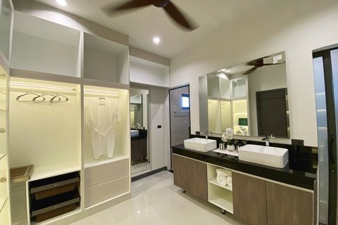 Villa in Hua Hin, Thailand 3 bedrooms № 168264 - photo 23