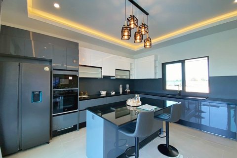 Villa in Hua Hin, Thailand 3 bedrooms № 168264 - photo 17