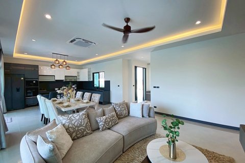 Villa in Hua Hin, Thailand 3 bedrooms № 168264 - photo 18