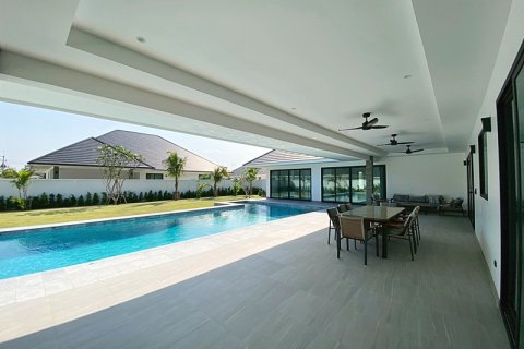 Villa in Hua Hin, Thailand 3 bedrooms № 168263 - photo 11