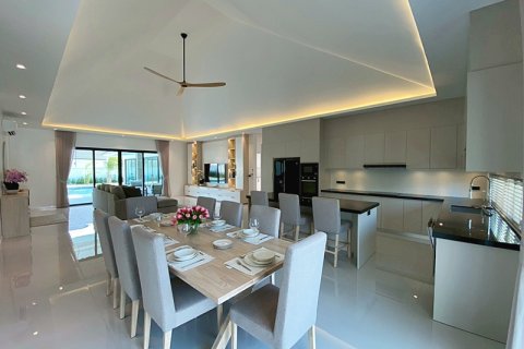 Villa in Hua Hin, Thailand 3 bedrooms № 168263 - photo 16