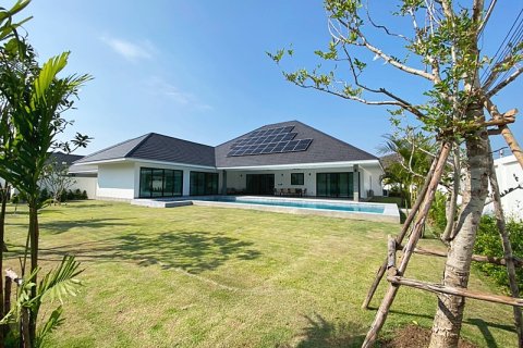 Villa in Hua Hin, Thailand 3 bedrooms № 168263 - photo 3