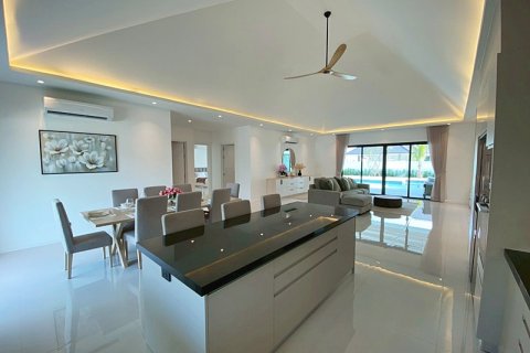Villa in Hua Hin, Thailand 3 bedrooms № 168263 - photo 18