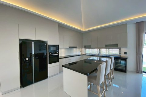 Villa in Hua Hin, Thailand 3 bedrooms № 168263 - photo 17