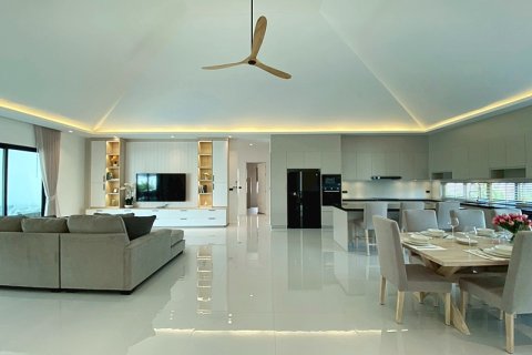 Villa in Hua Hin, Thailand 3 bedrooms № 168263 - photo 13
