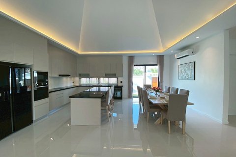 Villa in Hua Hin, Thailand 3 bedrooms № 168263 - photo 20