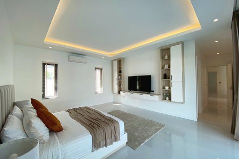 Villa in Hua Hin, Thailand 3 bedrooms № 168263 - photo 26