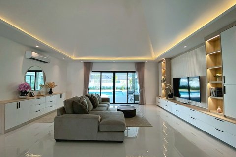 Villa in Hua Hin, Thailand 3 bedrooms № 168263 - photo 19