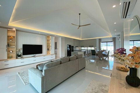 Villa in Hua Hin, Thailand 3 bedrooms № 168263 - photo 22