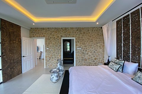 Villa in Hua Hin, Thailand 4 bedrooms № 168302 - photo 12