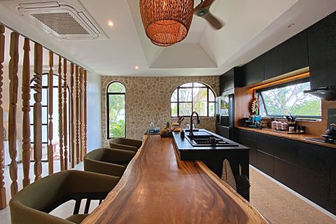 Villa in Hua Hin, Thailand 4 bedrooms № 168302 - photo 10