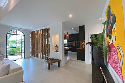 Villa in Hua Hin, Thailand 4 bedrooms № 168302 - photo 4