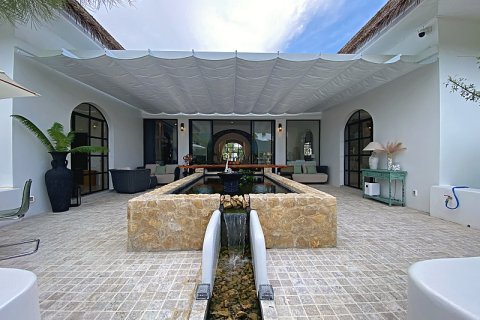 Villa in Hua Hin, Thailand 4 bedrooms № 168302 - photo 18