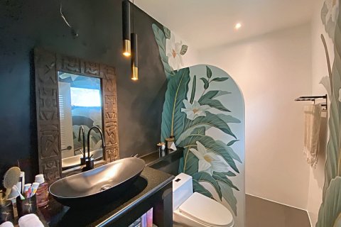 Villa in Hua Hin, Thailand 4 bedrooms № 168302 - photo 17