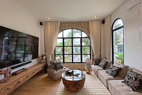 Villa in Hua Hin, Thailand 4 bedrooms № 168302 - photo 28