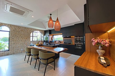 Villa in Hua Hin, Thailand 4 bedrooms № 168302 - photo 5