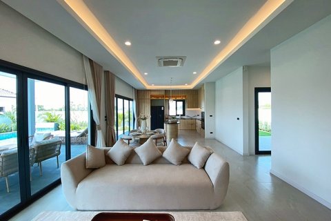 Villa in Hua Hin, Thailand 3 bedrooms № 168265 - photo 16