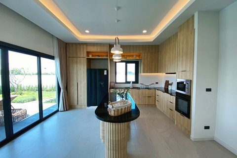 Villa in Hua Hin, Thailand 3 bedrooms № 168265 - photo 12