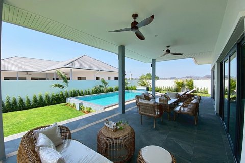 Villa in Hua Hin, Thailand 3 bedrooms № 168265 - photo 5