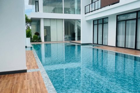Villa in Pattaya, Thailand 3 bedrooms № 168261 - photo 2