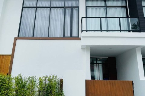 Villa in Pattaya, Thailand 3 bedrooms № 168261 - photo 3