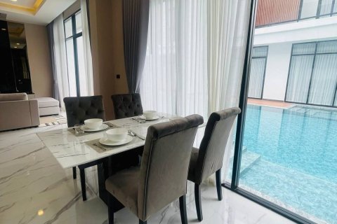 Villa in Pattaya, Thailand 3 bedrooms № 168261 - photo 6