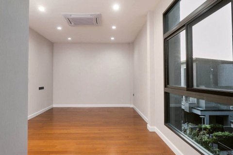 Casa de 3 dormitorios en Bangkok, Tailandia № 233875 - foto 17