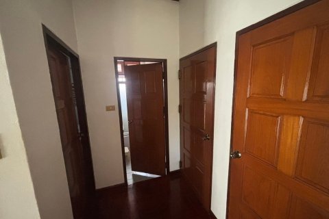 House in Watthana, Bangkok, Thailand 4 bedrooms № 173399 - photo 14