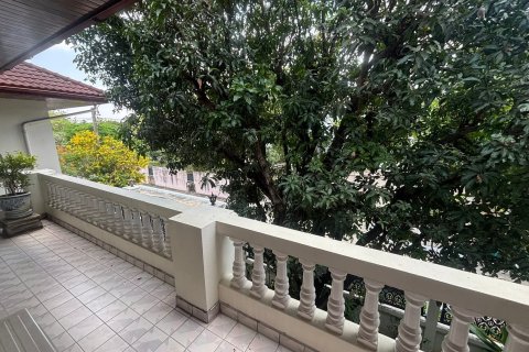 House in Watthana, Bangkok, Thailand 4 bedrooms № 173399 - photo 18
