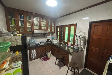 House in Watthana, Bangkok, Thailand 4 bedrooms № 173399 - photo 19