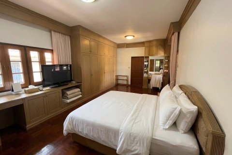 House in Watthana, Bangkok, Thailand 4 bedrooms № 173399 - photo 9